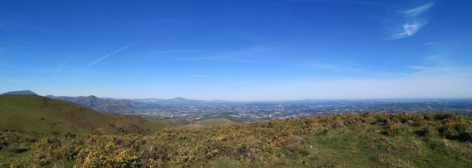 Panorama sur les montagnes basques depuis les hauteurs de Gamarthe